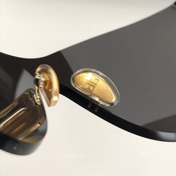 Authentic New BalenciagaMONO MASK SUNGLASSES | BB0122S seen on Kim Kardashian - Picture 13 of 17